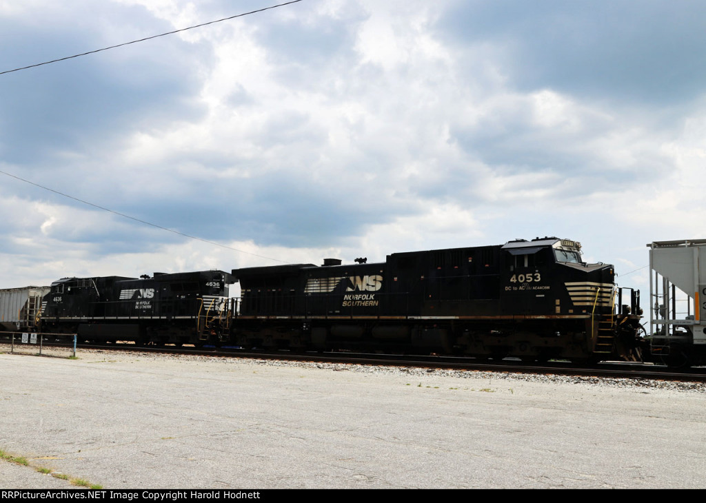 NS 4053 & 4636 as mid-train DPU's on train 118